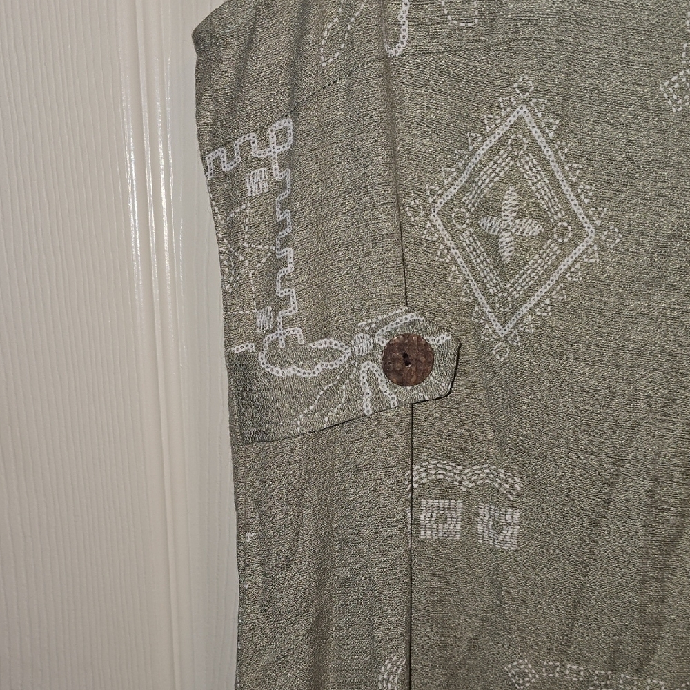 Elegant Olive Button-Front Maxi Dress - Picture 3 of 7